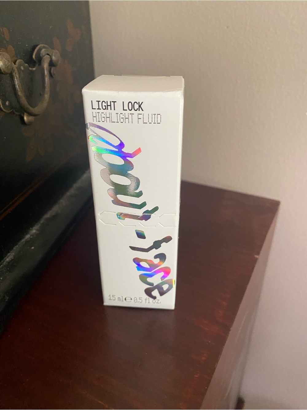 About Face Light Lock Highlight Fluid - Radiant White Glow